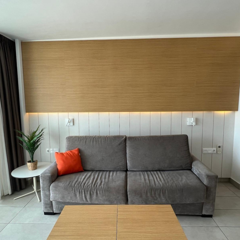 AMPLIO Y MODERNO APARTAMENTO CON TERRAZA Y VISTAS DESPEJADAS