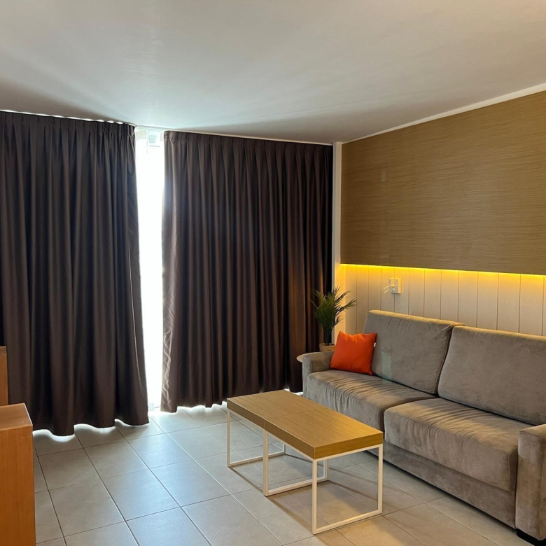 AMPLIO Y MODERNO APARTAMENTO CON TERRAZA Y VISTAS DESPEJADAS