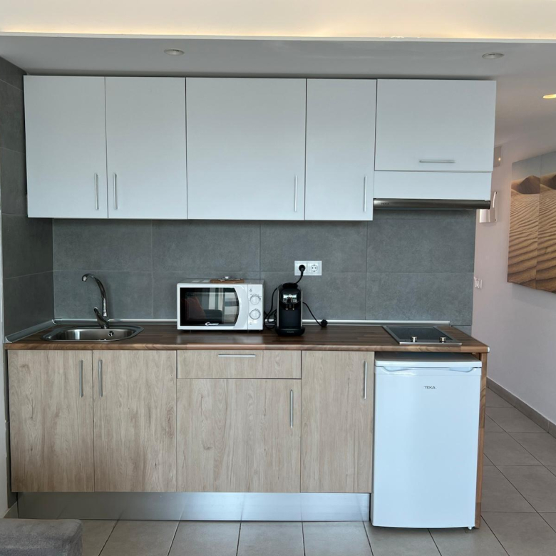 AMPLIO Y MODERNO APARTAMENTO CON TERRAZA Y VISTAS DESPEJADAS