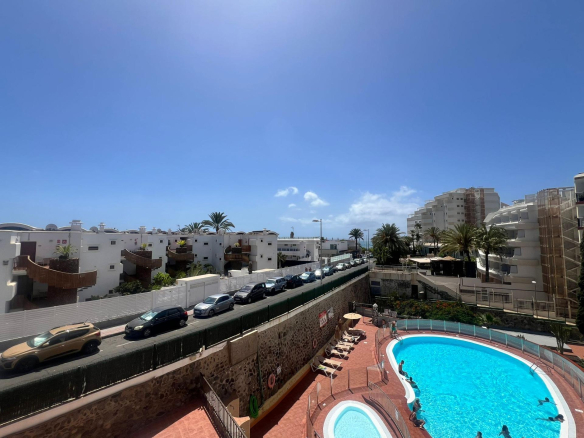Apartamento con vistas al mar a solo 100 metros de la playa