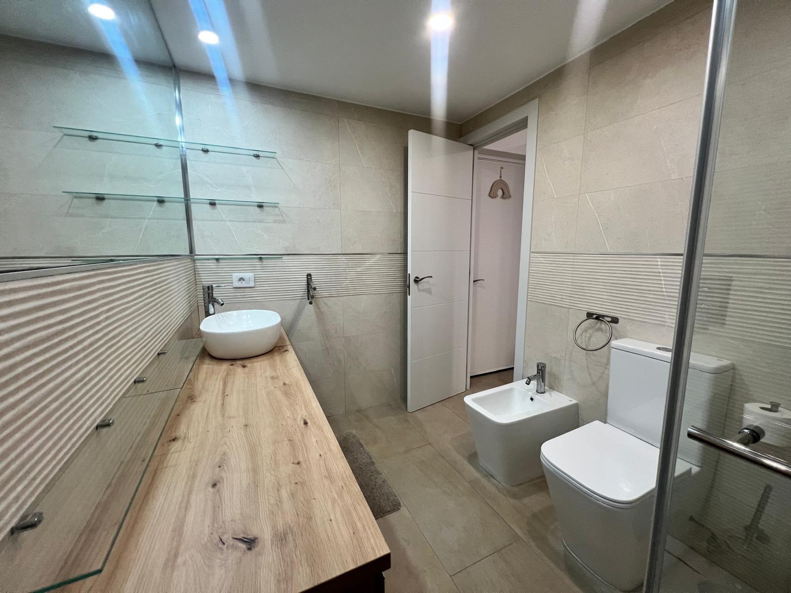 Se vende o se Alquila exclusivo apartamento reformado en Puerto Feliz
