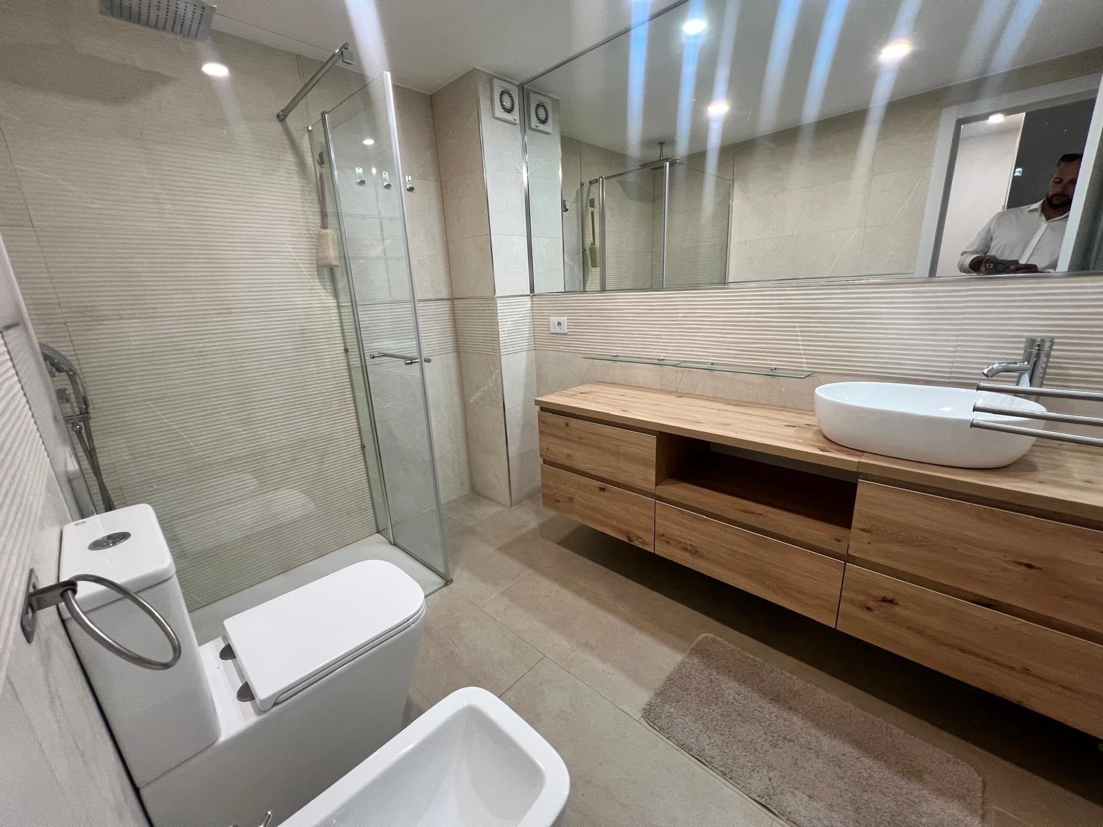 Se vende o se Alquila exclusivo apartamento reformado en Puerto Feliz