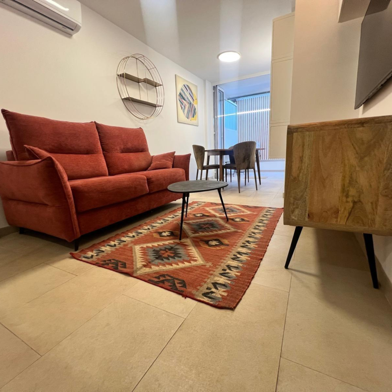 Se vende o se Alquila exclusivo apartamento reformado en Puerto Feliz