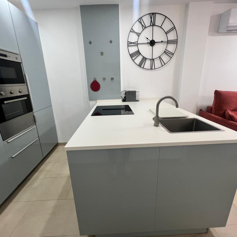 Se vende o se Alquila exclusivo apartamento reformado en Puerto Feliz