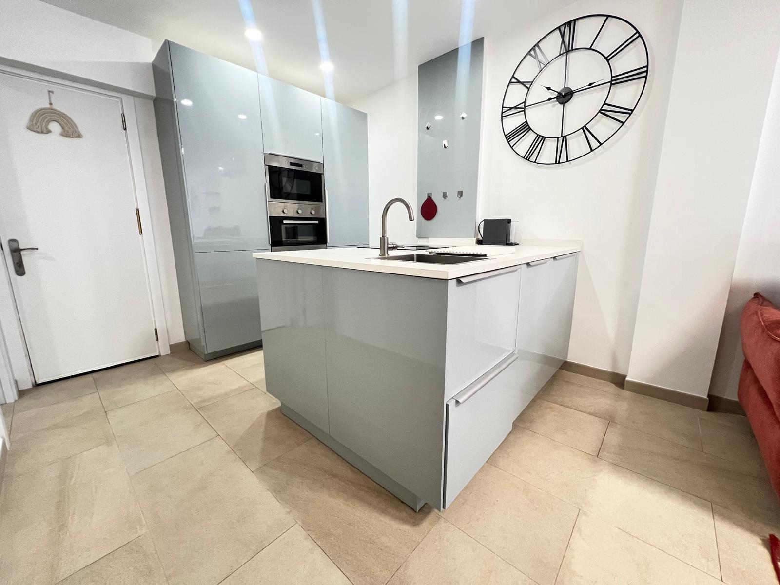 Se vende o se Alquila exclusivo apartamento reformado en Puerto Feliz