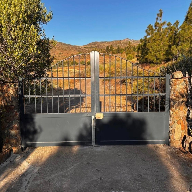 Finca de ensueño con casa rústica y piscina privada cerca de Ingenio