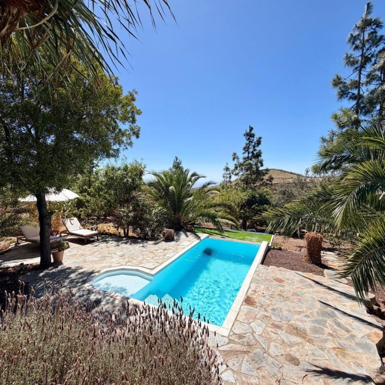 Finca de ensueño con casa rústica y piscina privada cerca de Ingenio
