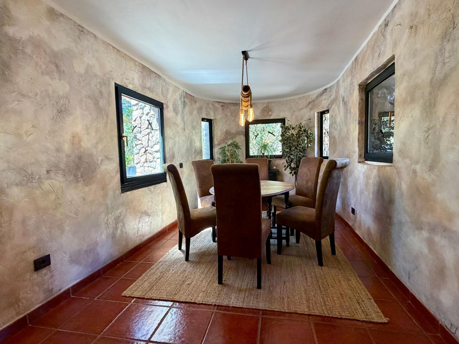 Finca de ensueño con casa rústica y piscina privada cerca de Ingenio