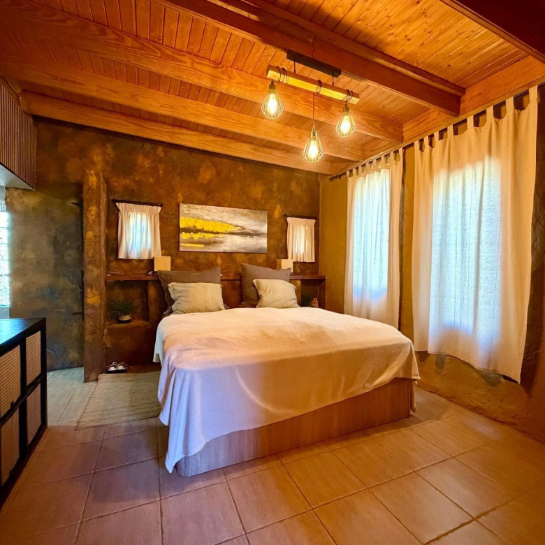 Finca de ensueño con casa rústica y piscina privada cerca de Ingenio