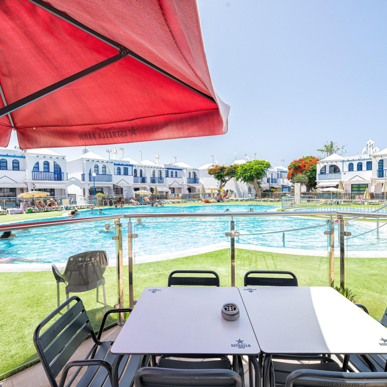 Encantador Duplex con terraza privada cerca del campo de golf