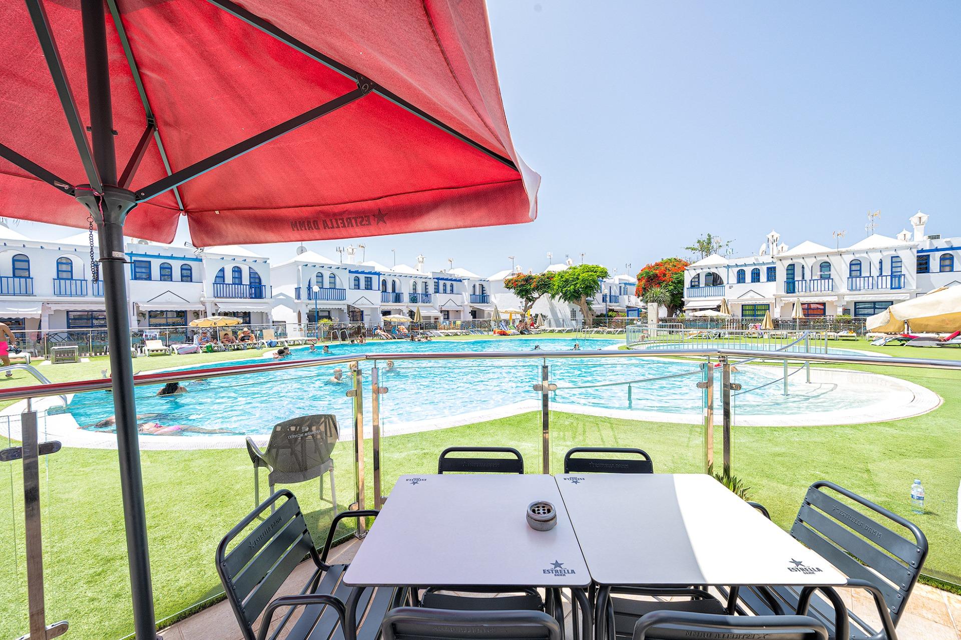 Encantador Duplex con terraza privada cerca del campo de golf