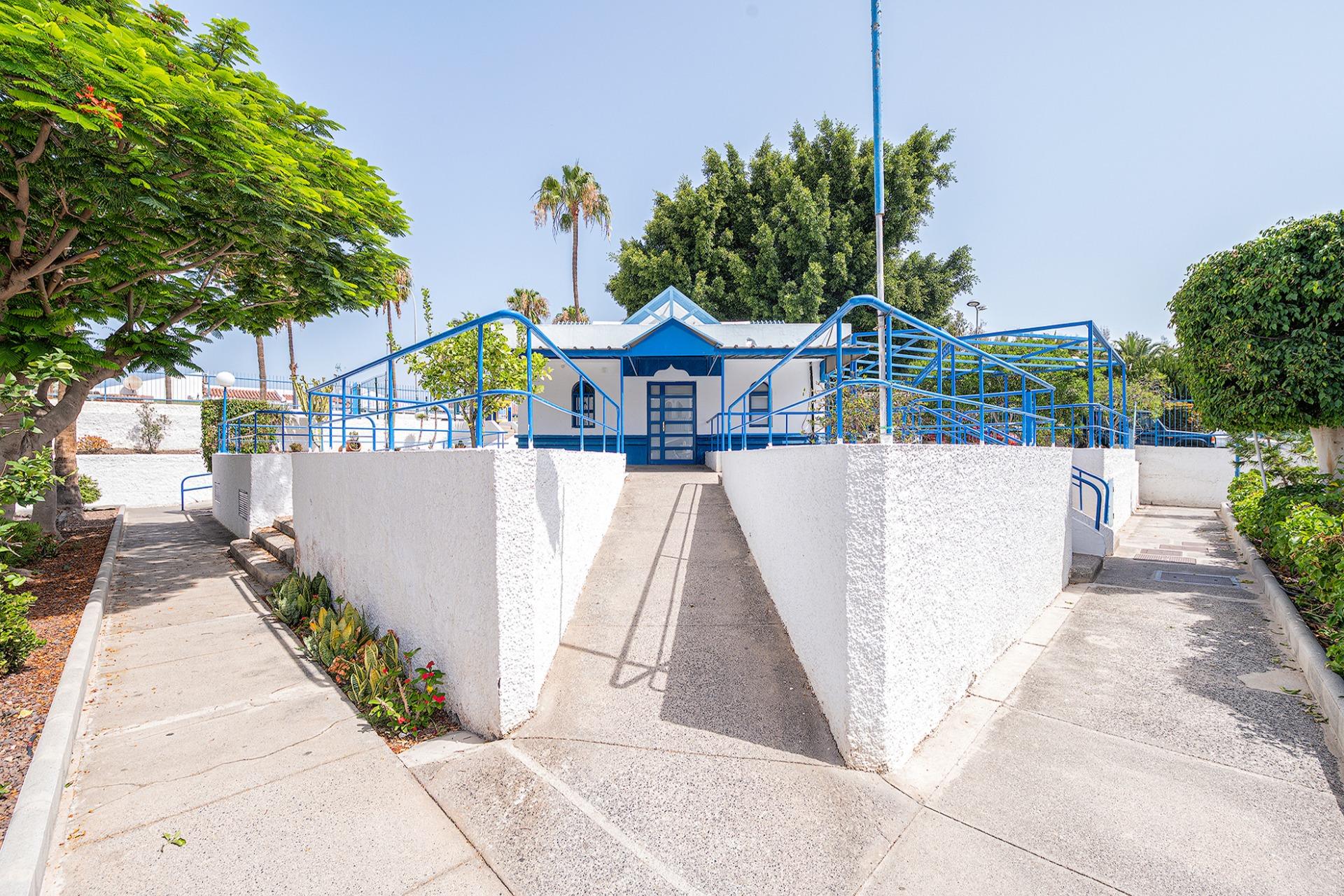 Encantador Duplex con terraza privada cerca del campo de golf