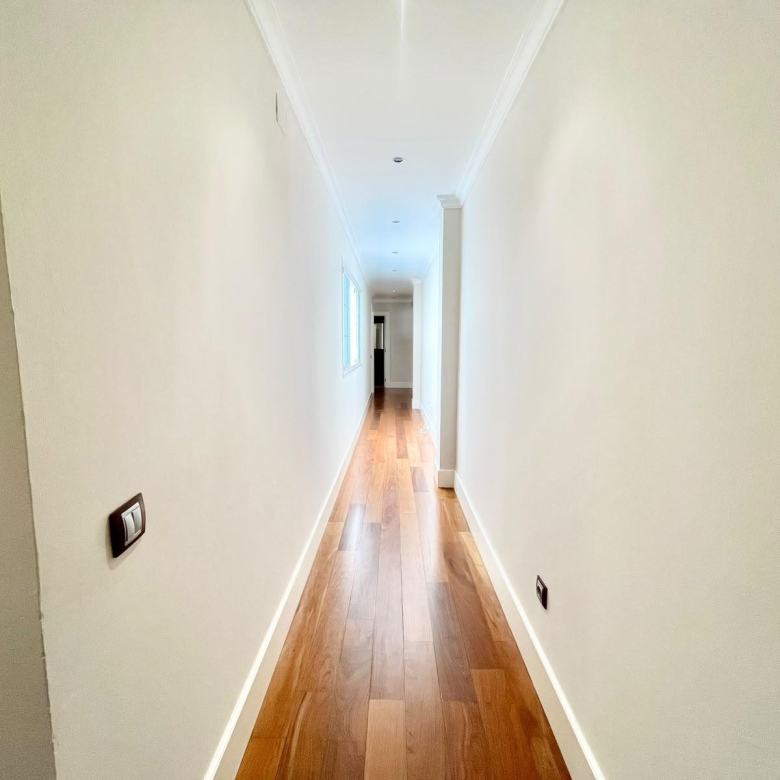 PISO DE 3 DORMITORIOS EN PRIMERA PLANTA Y EN PRIMERA LÍNEA DE PLAYA – CON ACCESO DIRECTO A LA PLAYA – SIN ASCENSOR