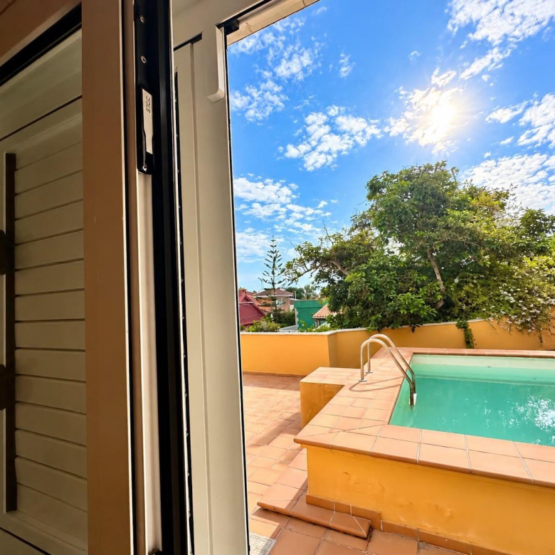 CHALET INDEPENDIENTE de 4 DORMITORIOS CON PISCINA EN SANTA BRÍGIDA