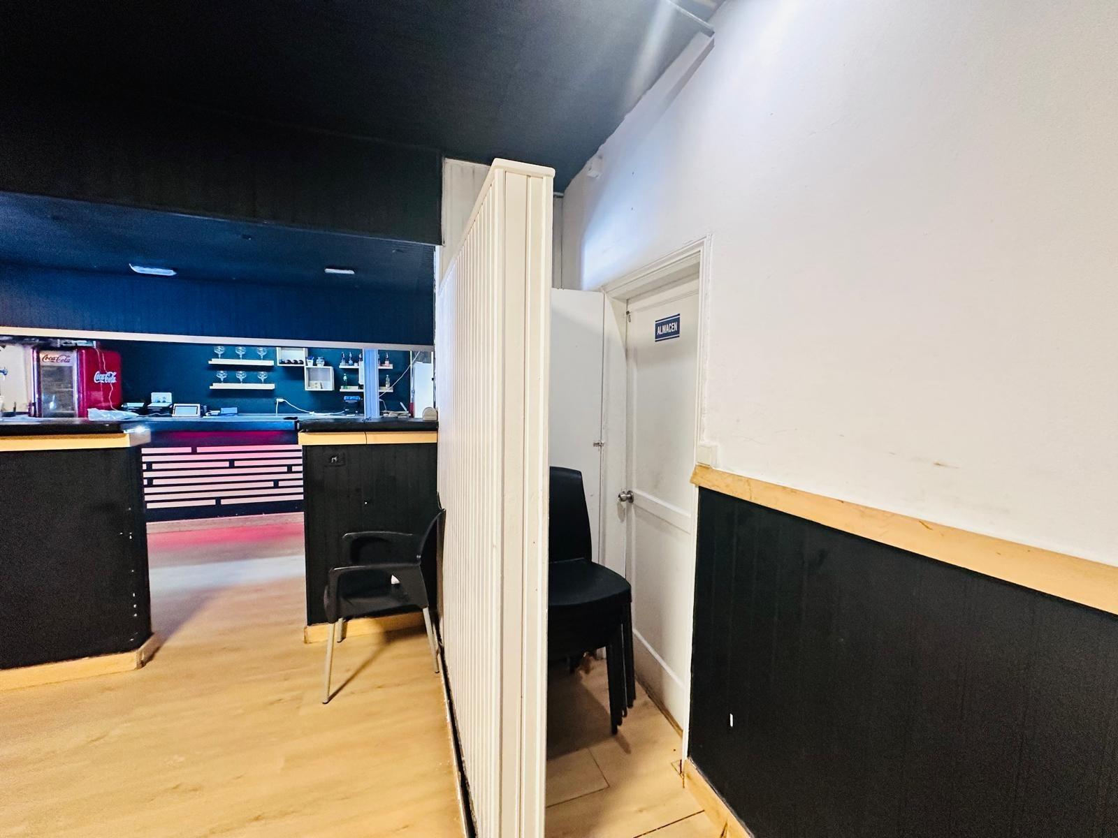 Restaurante en TRASPASO de 120 m² con clientela y ubicación de alto tránsito en el Cruce de Arinaga