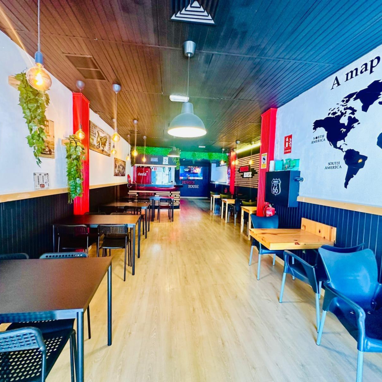 Restaurante en TRASPASO de 120 m² con clientela y ubicación de alto tránsito en el Cruce de Arinaga