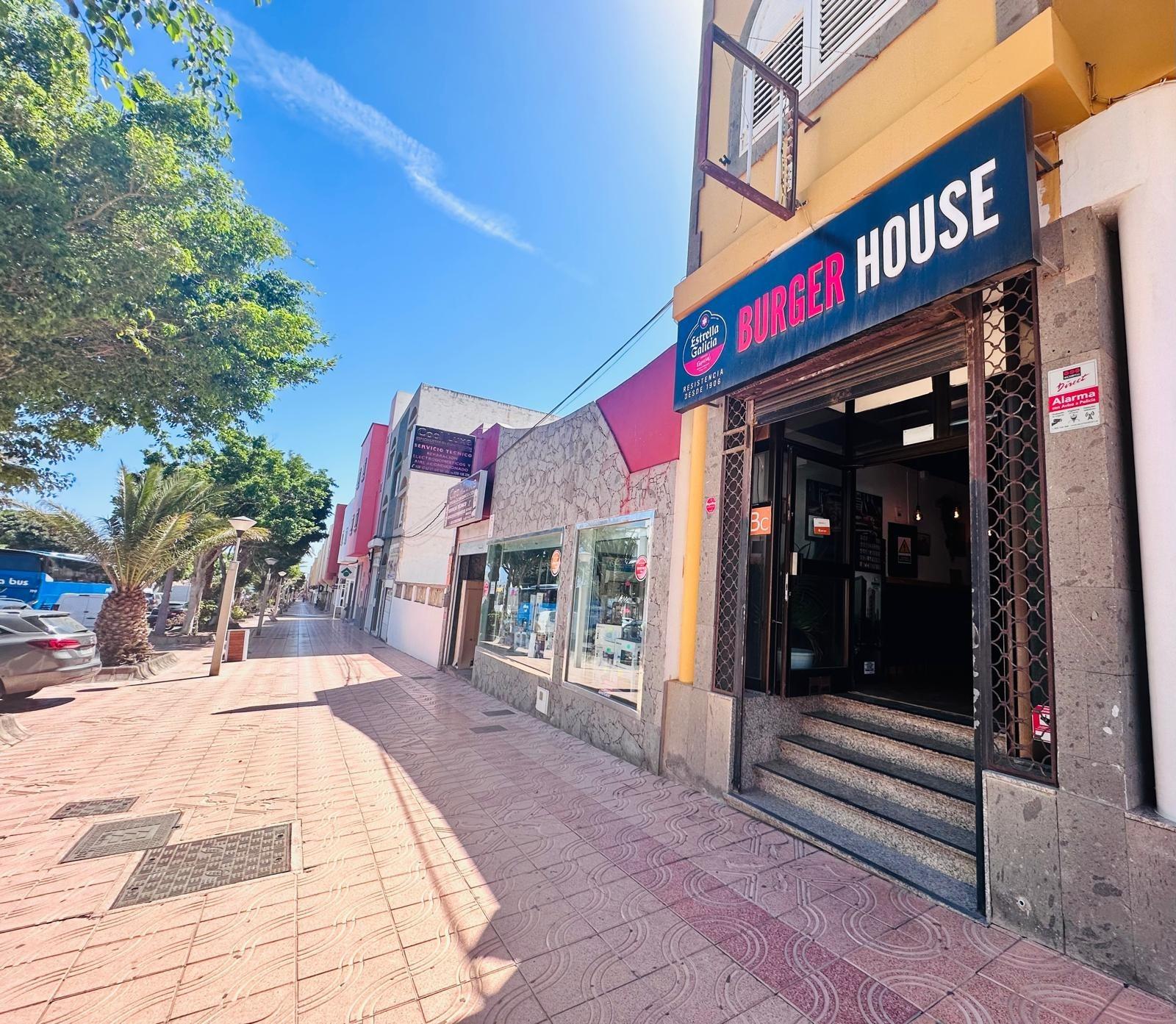 Restaurante en TRASPASO de 120 m² con clientela y ubicación de alto tránsito en el Cruce de Arinaga