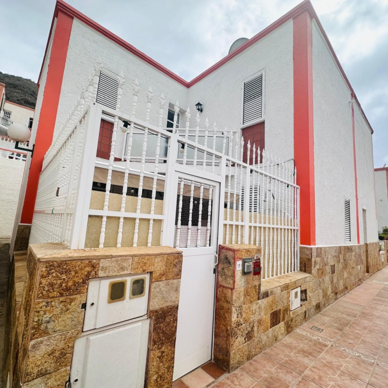 FANTÁSTICO DÚPLEX PAREADO CON 4 DORMITORIOS, 2 COCINAS Y 2 TERRAZAS EN ALQUILER DE TEMPORADA – PUERTO RICO