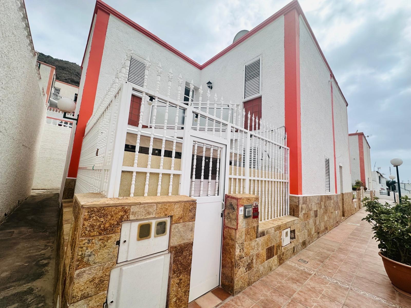 FANTÁSTICO DÚPLEX PAREADO CON 4 DORMITORIOS, 2 COCINAS Y 2 TERRAZAS EN ALQUILER DE TEMPORADA – PUERTO RICO