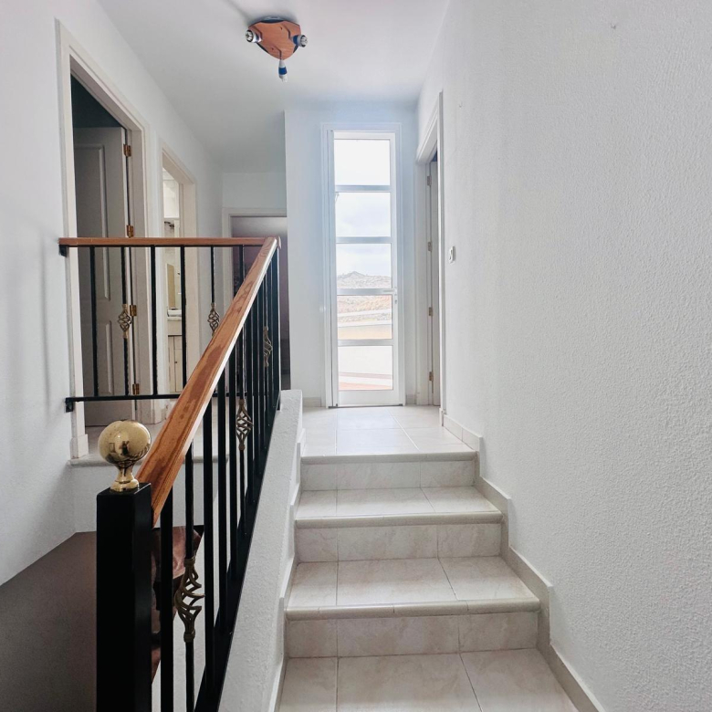 FANTÁSTICO DÚPLEX PAREADO CON 4 DORMITORIOS, 2 COCINAS Y 2 TERRAZAS EN ALQUILER DE TEMPORADA – PUERTO RICO