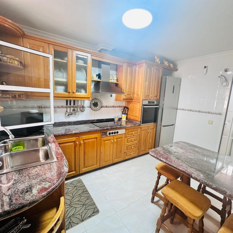 FANTÁSTICO DÚPLEX PAREADO CON 4 DORMITORIOS, 2 COCINAS Y 2 TERRAZAS EN ALQUILER DE TEMPORADA – PUERTO RICO