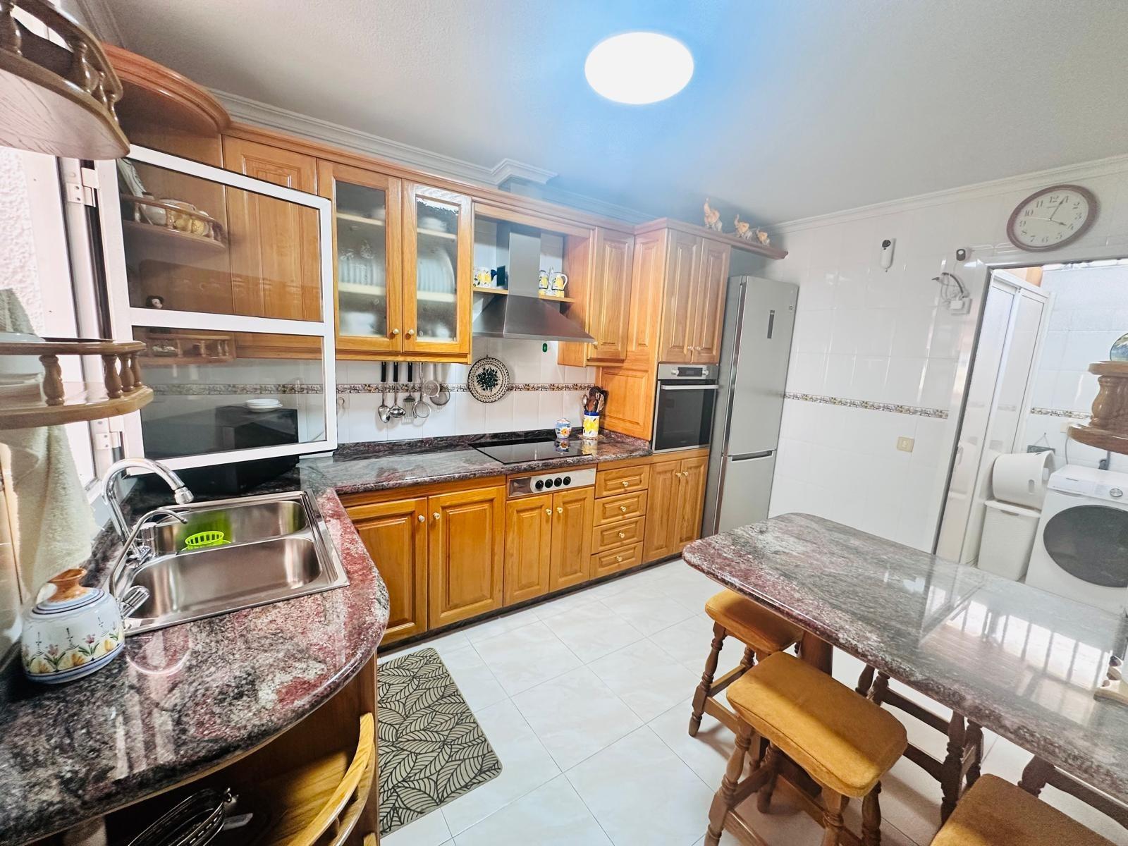 FANTÁSTICO DÚPLEX PAREADO CON 4 DORMITORIOS, 2 COCINAS Y 2 TERRAZAS EN ALQUILER DE TEMPORADA – PUERTO RICO