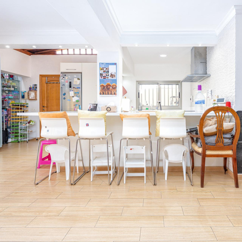Vivienda de 4 dormitorios, 5 baños y piscina privada en una sola planta en pleno centro de Playa del Inglés