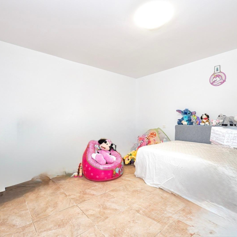 Vivienda de 4 dormitorios, 5 baños y piscina privada en una sola planta en pleno centro de Playa del Inglés
