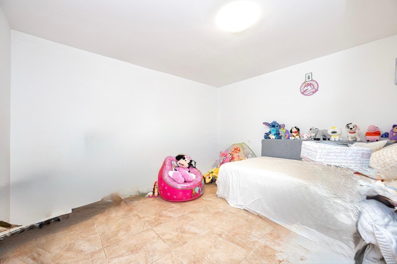Vivienda de 4 dormitorios, 5 baños y piscina privada en una sola planta en pleno centro de Playa del Inglés
