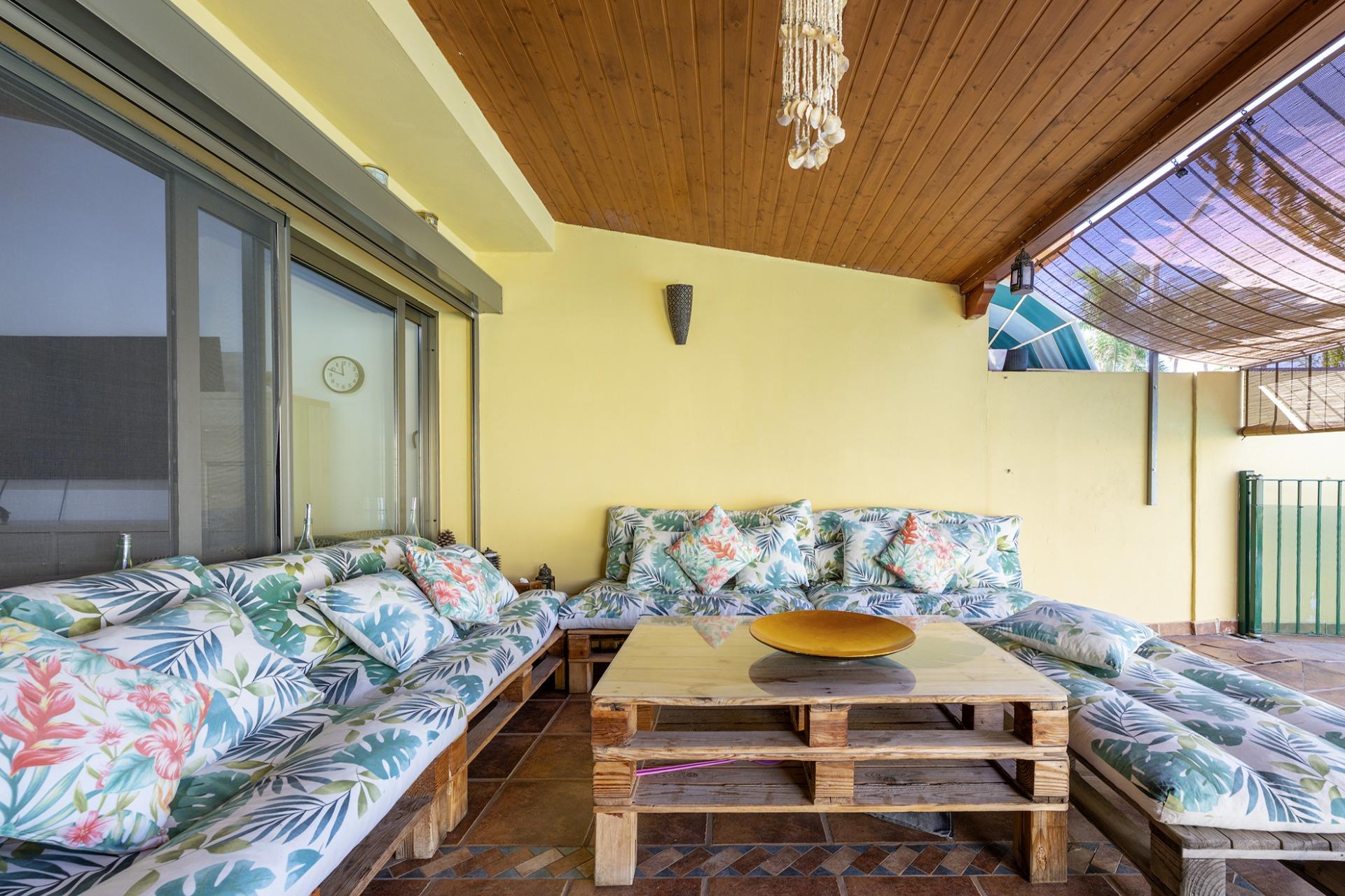 Vivienda de 4 dormitorios, 5 baños y piscina privada en una sola planta en pleno centro de Playa del Inglés