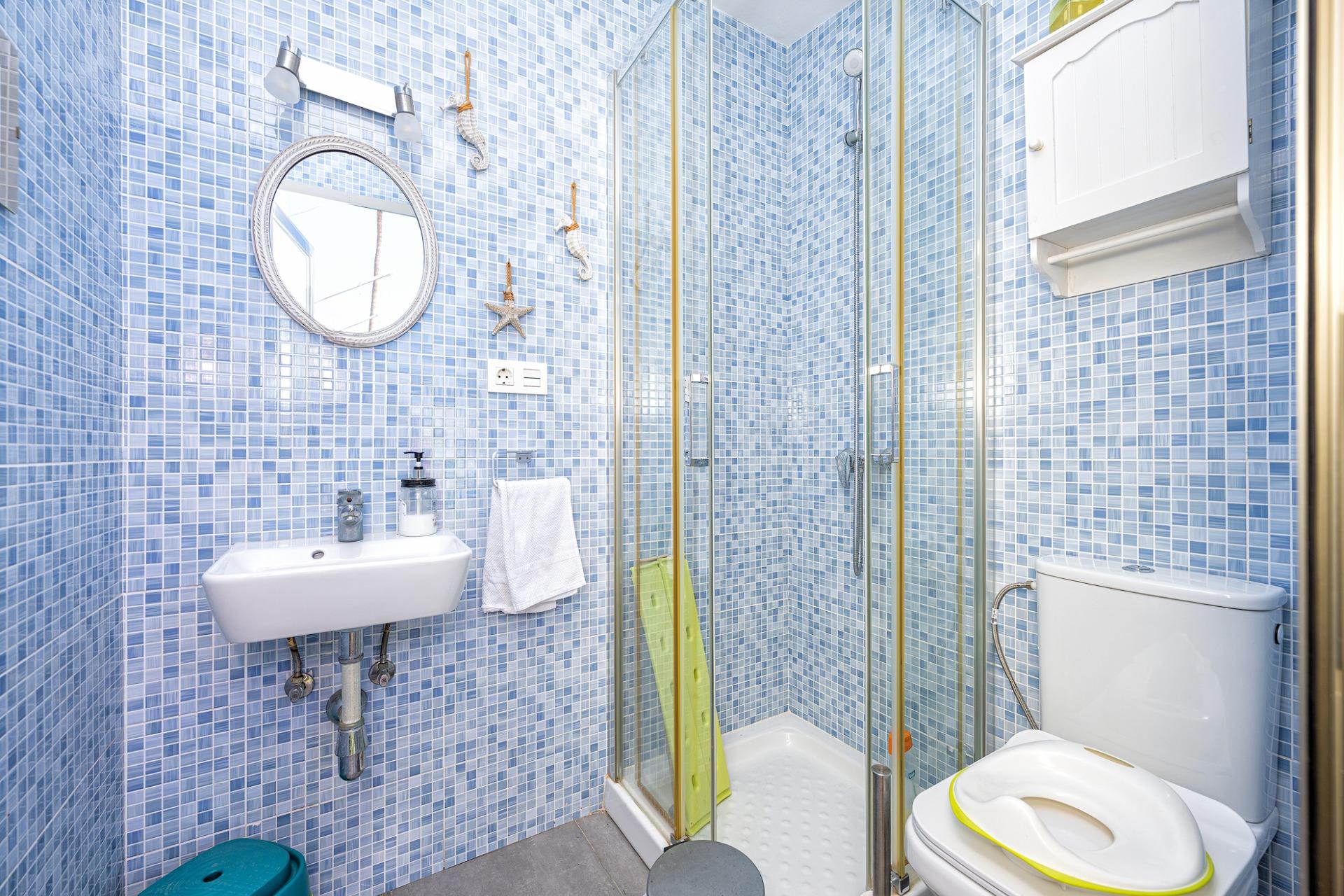 Vivienda de 4 dormitorios, 5 baños y piscina privada en una sola planta en pleno centro de Playa del Inglés