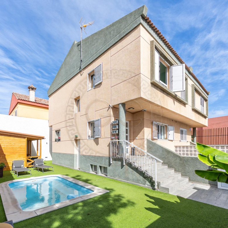 VIVE – SUEÑA – SÉ FELIZ: CASA CON PISCINA PRIVADA EN LAS PALMAS