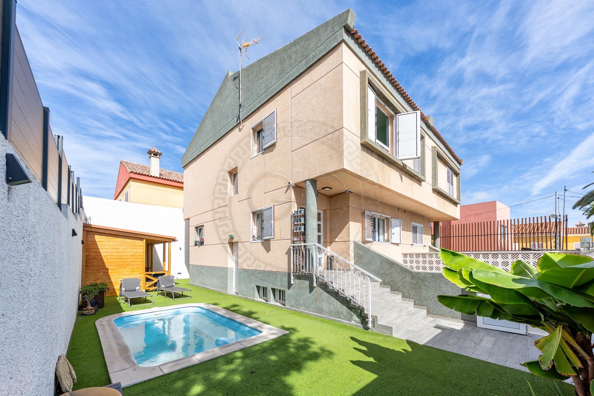 VIVE – SUEÑA – SÉ FELIZ: CASA CON PISCINA PRIVADA EN LAS PALMAS