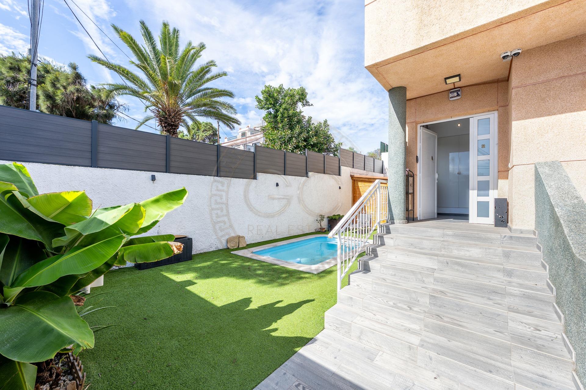 VIVE – SUEÑA – SÉ FELIZ: CASA CON PISCINA PRIVADA EN LAS PALMAS