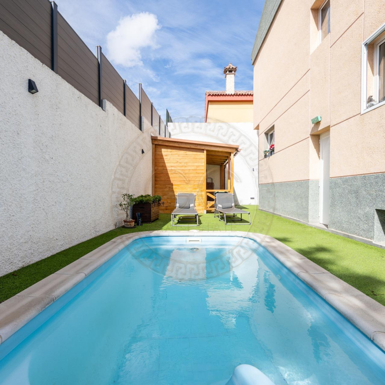 VIVE – SUEÑA – SÉ FELIZ: CASA CON PISCINA PRIVADA EN LAS PALMAS
