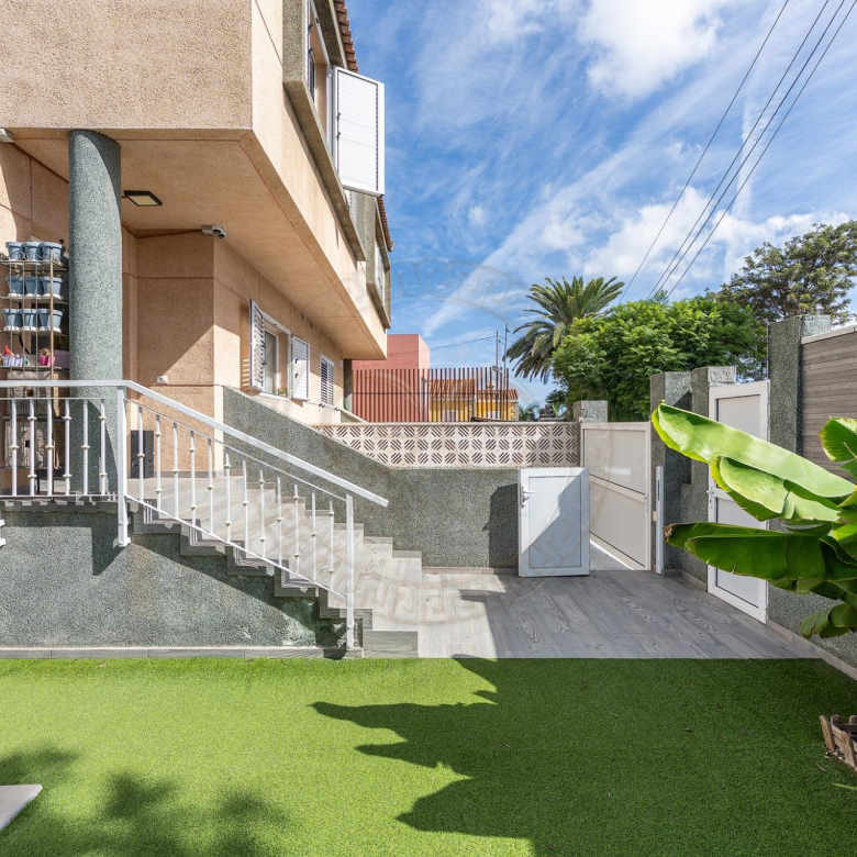 VIVE – SUEÑA – SÉ FELIZ: CASA CON PISCINA PRIVADA EN LAS PALMAS