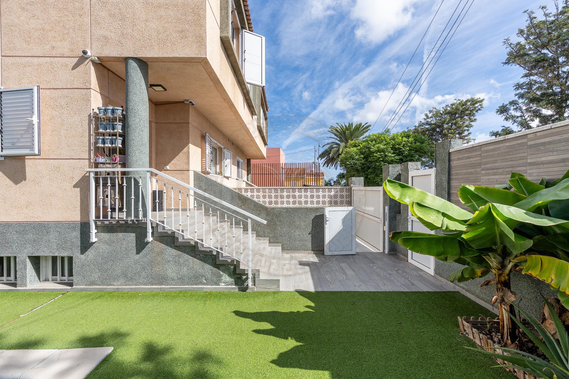 VIVE – SUEÑA – SÉ FELIZ: CASA CON PISCINA PRIVADA EN LAS PALMAS
