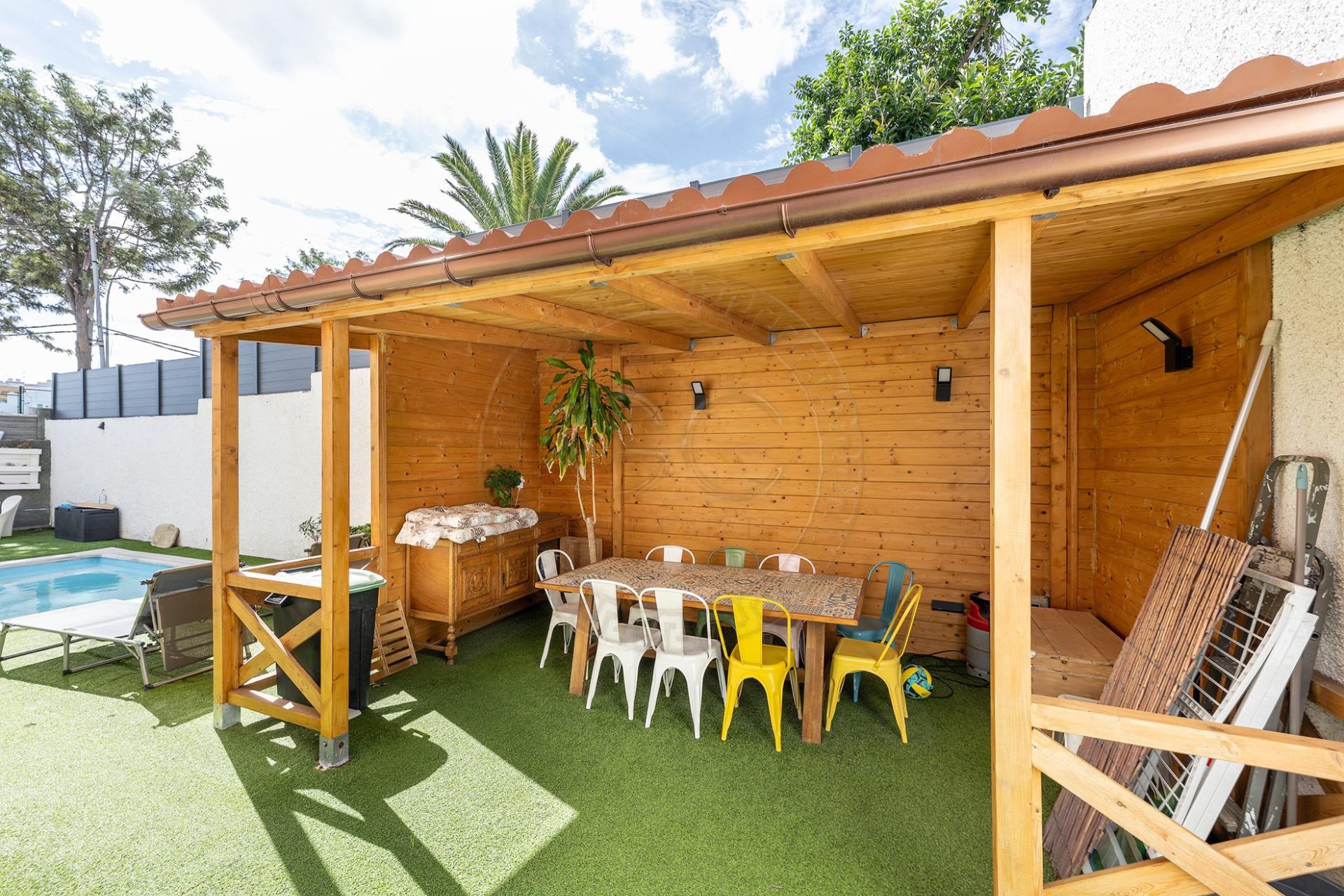 VIVE – SUEÑA – SÉ FELIZ: CASA CON PISCINA PRIVADA EN LAS PALMAS