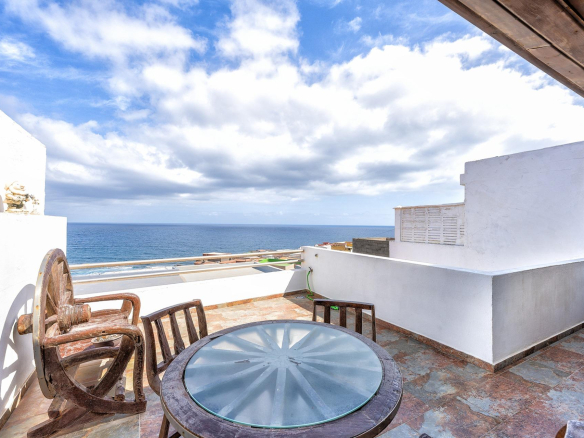 MARAVILLOSO CHALET EN VENTA EN PLAYA DEL HOMBRE CON VISTAS AL MAR – TELDE