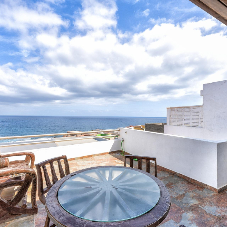 MARAVILLOSO CHALET EN VENTA EN PLAYA DEL HOMBRE CON VISTAS AL MAR – TELDE