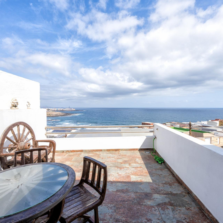 MARAVILLOSO CHALET EN VENTA EN PLAYA DEL HOMBRE CON VISTAS AL MAR – TELDE
