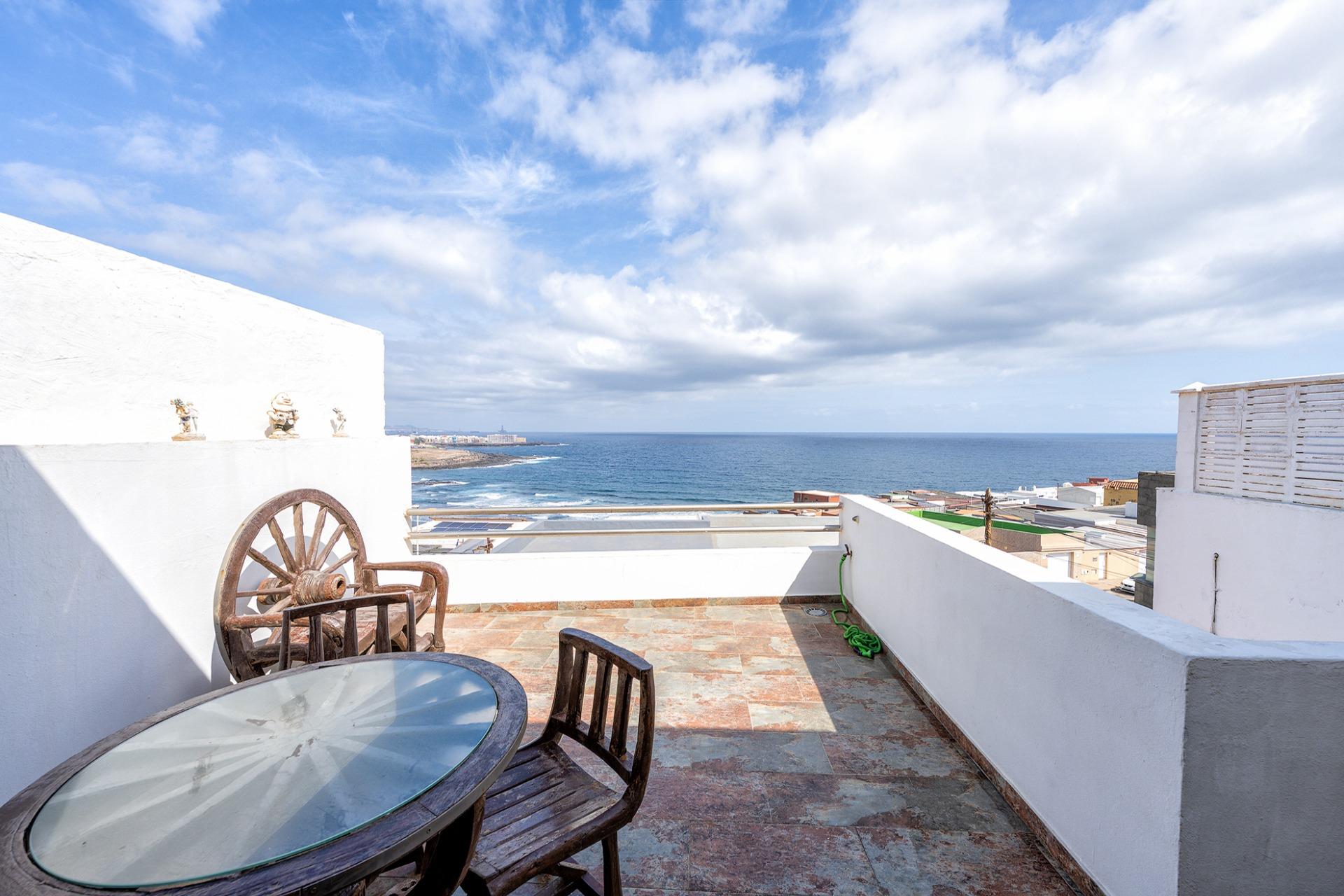 MARAVILLOSO CHALET EN VENTA EN PLAYA DEL HOMBRE CON VISTAS AL MAR – TELDE