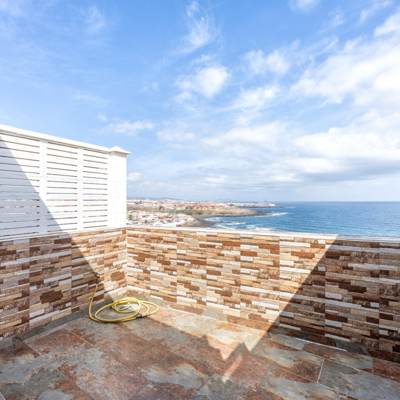 MARAVILLOSO CHALET EN VENTA EN PLAYA DEL HOMBRE CON VISTAS AL MAR – TELDE