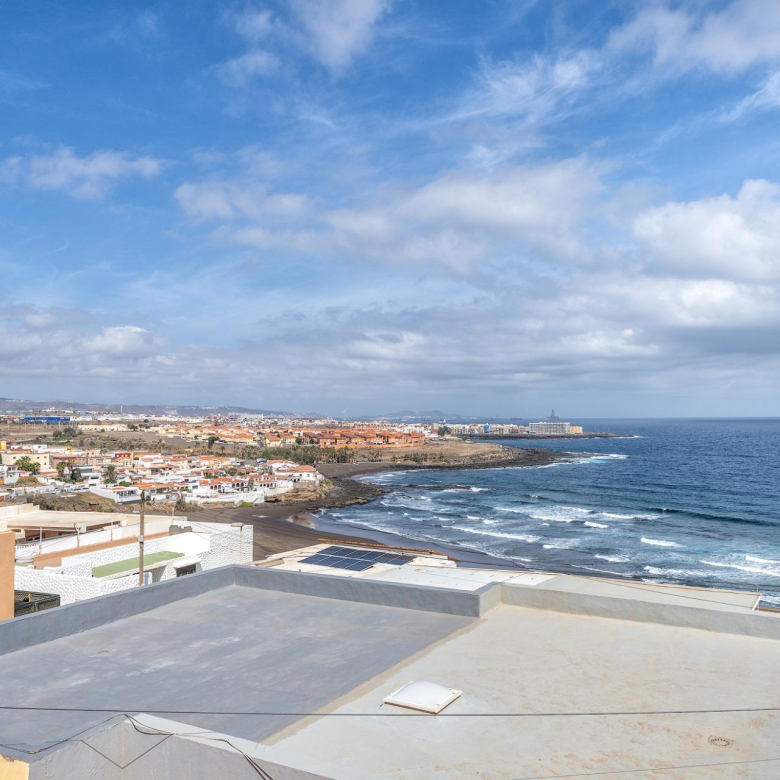 MARAVILLOSO CHALET EN VENTA EN PLAYA DEL HOMBRE CON VISTAS AL MAR – TELDE