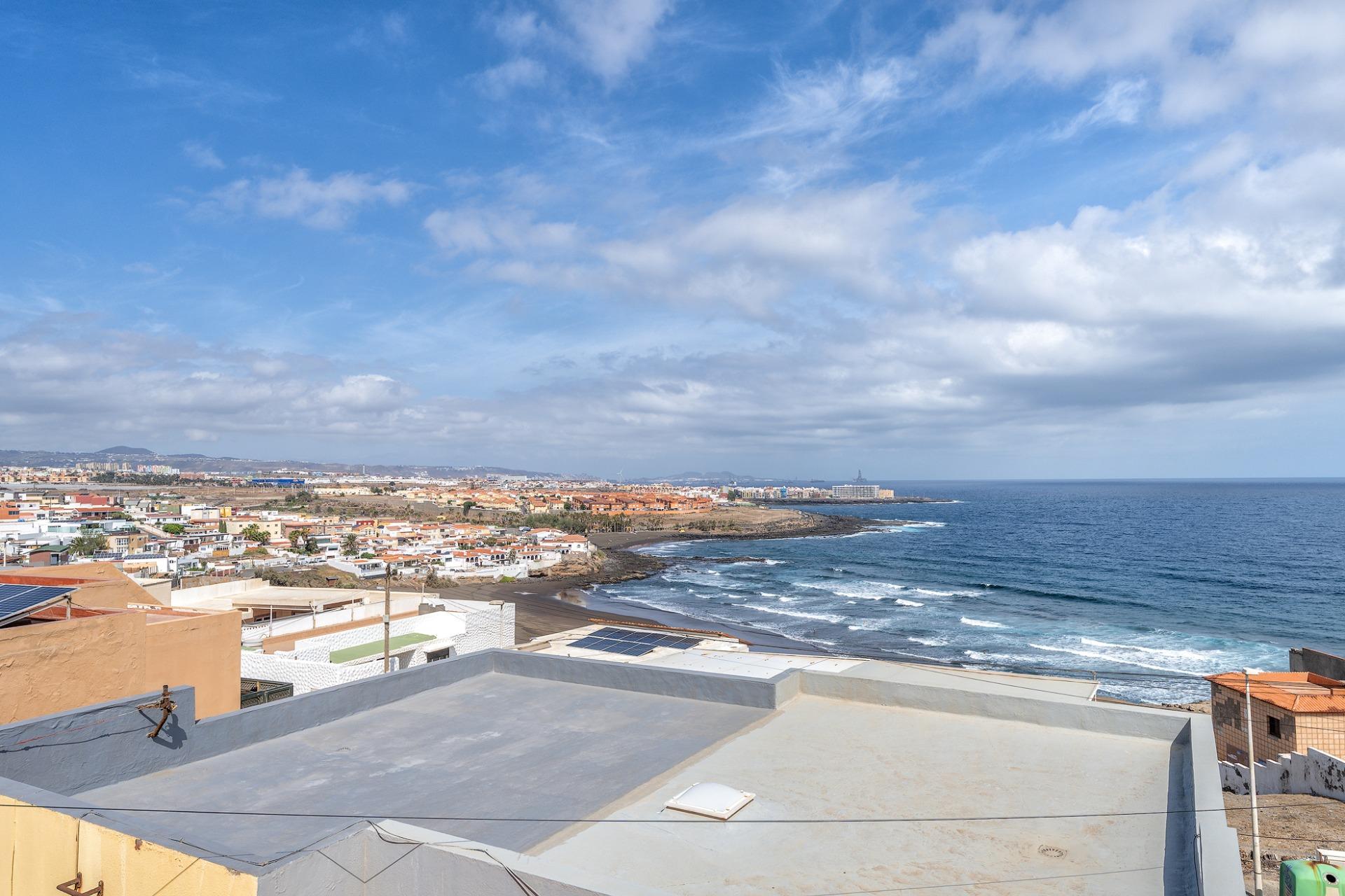 MARAVILLOSO CHALET EN VENTA EN PLAYA DEL HOMBRE CON VISTAS AL MAR – TELDE