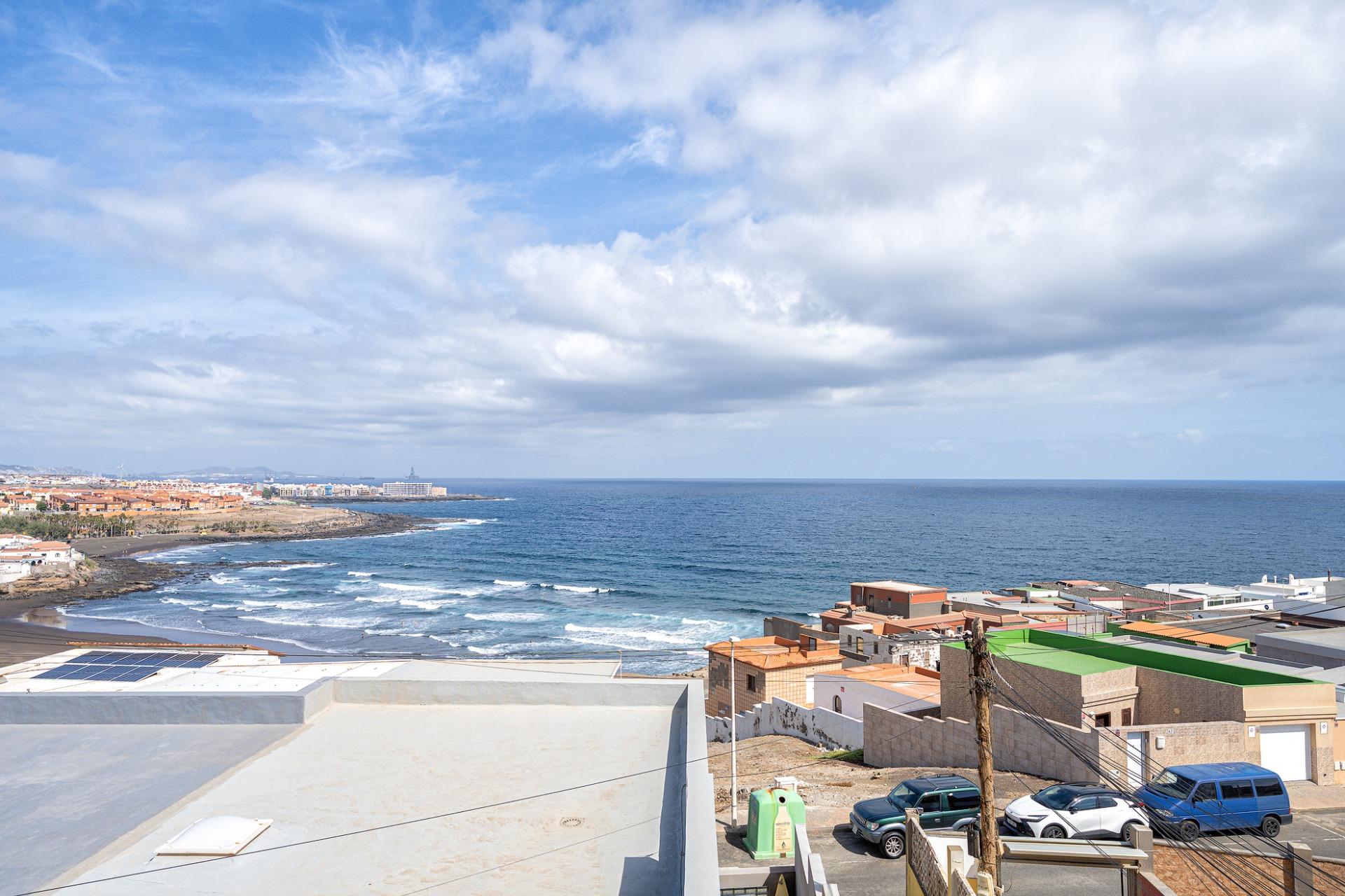 MARAVILLOSO CHALET EN VENTA EN PLAYA DEL HOMBRE CON VISTAS AL MAR – TELDE