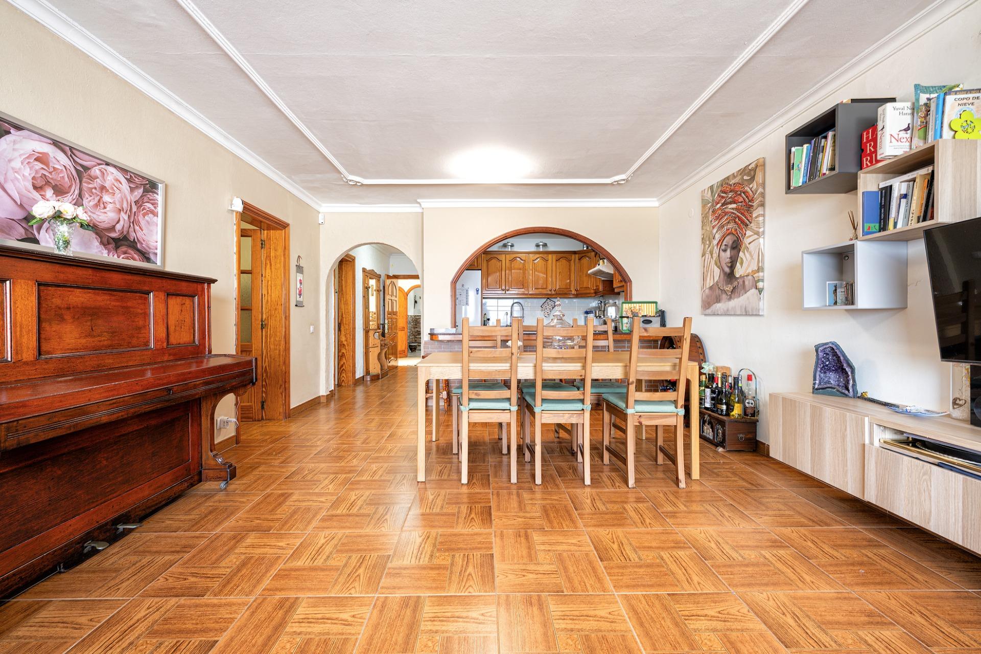 MARAVILLOSO CHALET EN VENTA EN PLAYA DEL HOMBRE CON VISTAS AL MAR – TELDE